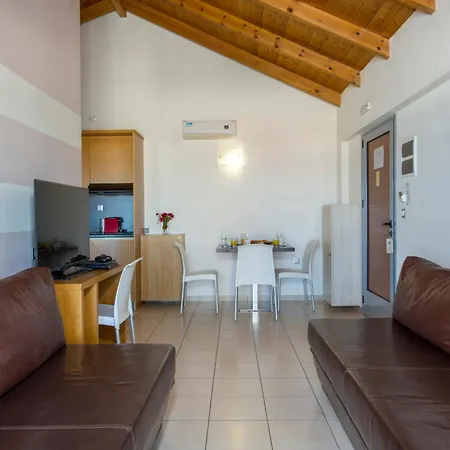 Isida Hotel 3*