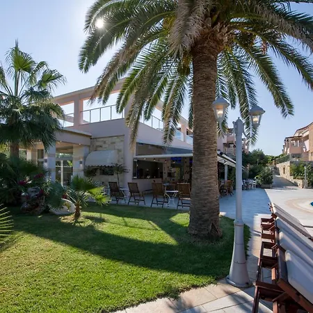 Otel Isida 3*