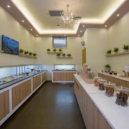 Hotel Isida 3*